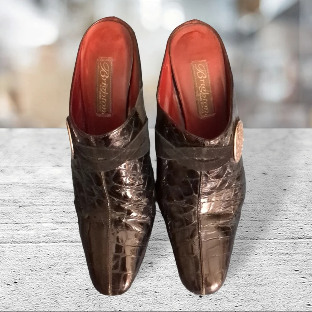 Brighton  embossed mules size 7.5 - Picture 2 of 12